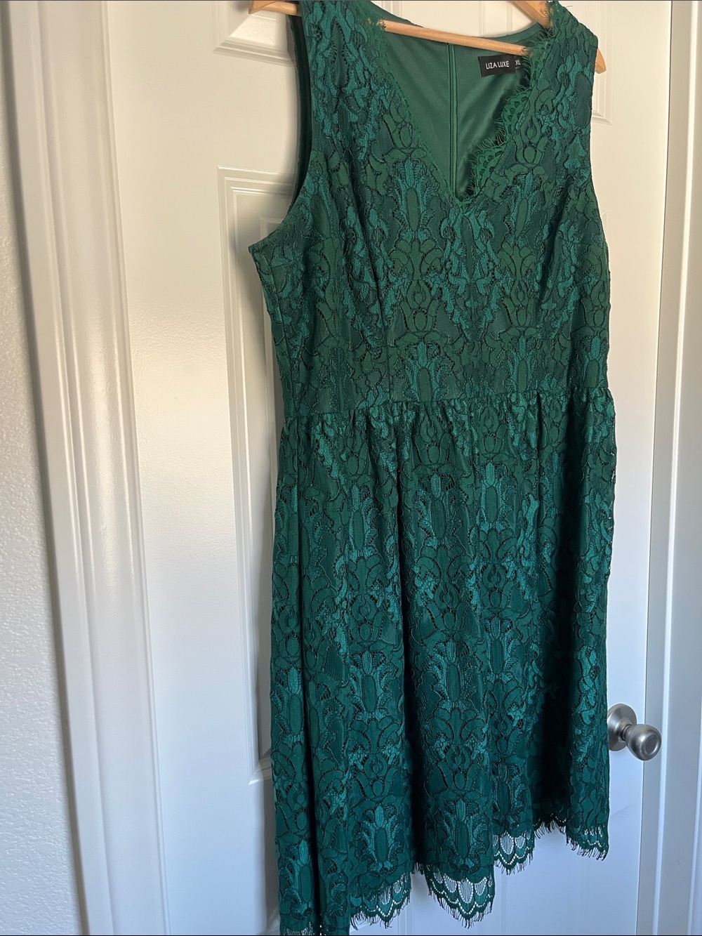 Lela Rose Emerald Lace V-Neck Midi Dress